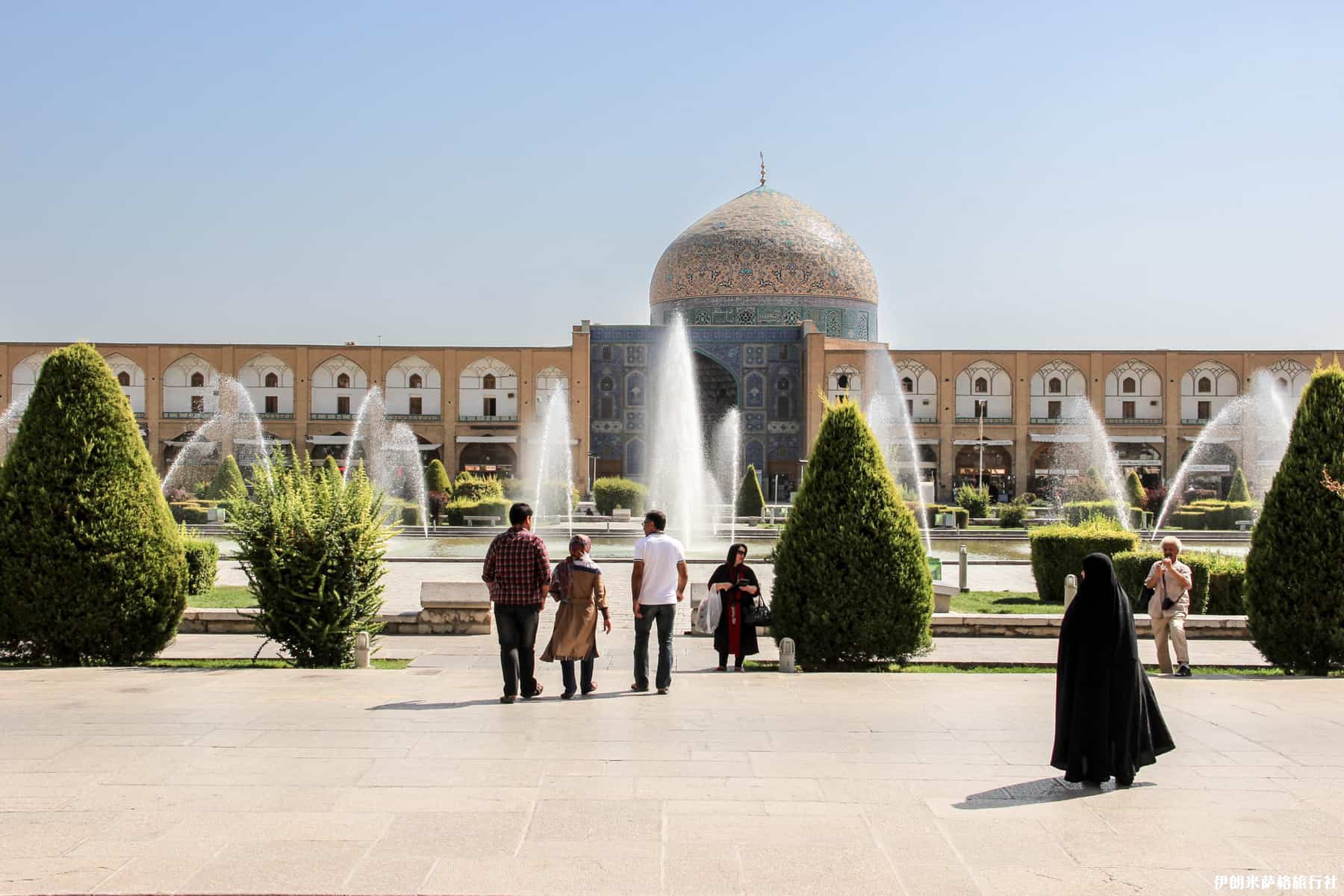 Sheikh-Lotfollah-Mosque-Esfahan-Iran-tourism.jpg